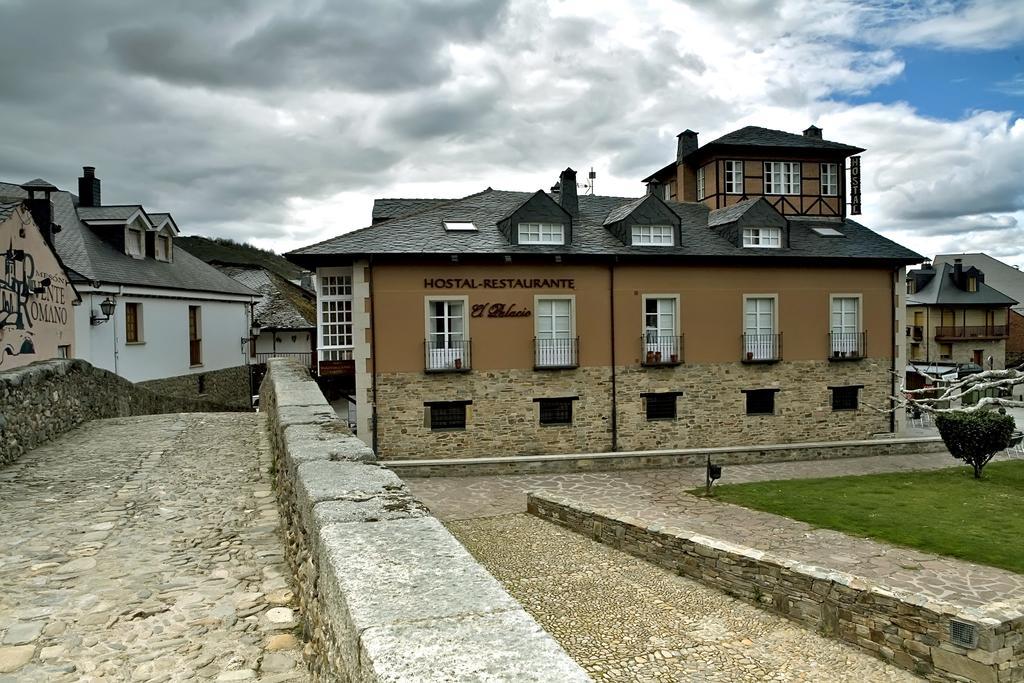 Hostal El Palacio Molinaseca Buitenkant foto
