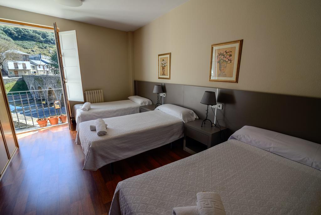 Hostal El Palacio Molinaseca Buitenkant foto