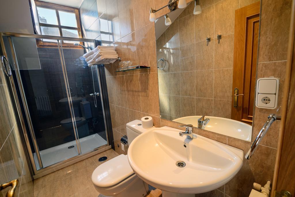 Hostal El Palacio Molinaseca Buitenkant foto