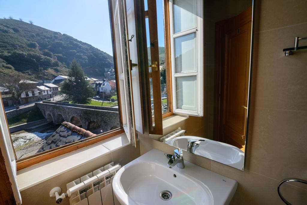 Hostal El Palacio Molinaseca Buitenkant foto